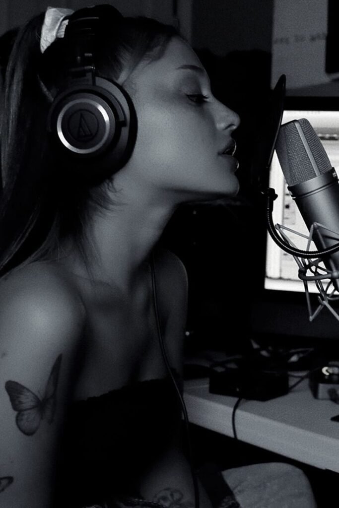 ariana con neumann